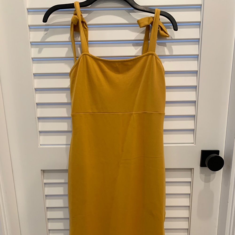 Privacy Please Yellow Dress w/ Tie Straps Sz Medium